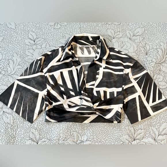 ZARA Twist Crop Charcoal/Cream Abstract Tropical Print Resort Wear Top Sz XS🧡 - Picture 2 of 13